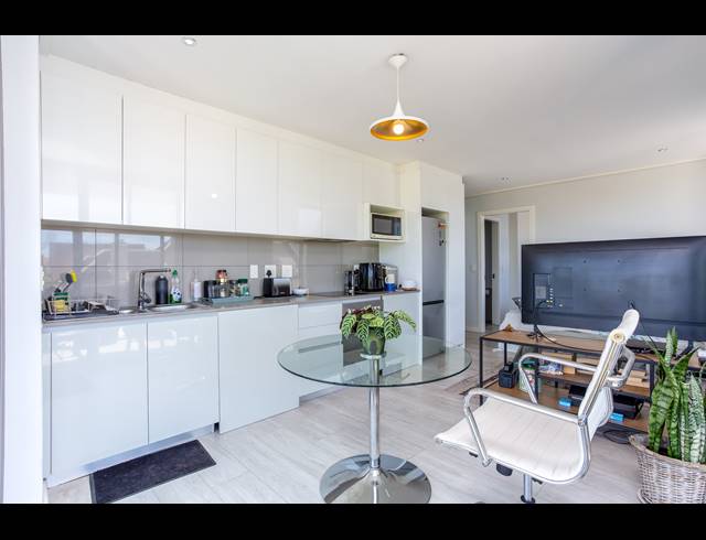 2 BEDROOM APARTMENT FOR SALE IN KENILWORTH UPPER